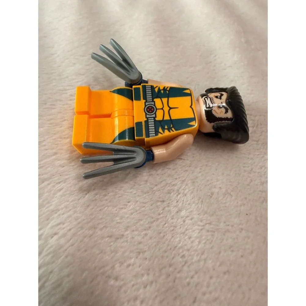 LEGO Marvel Super Heroes Wolverine Minifigure sh032 Yellow Suit X-Men Logan